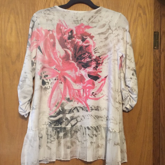 Pink Roses Tunic - Picture 2 of 7